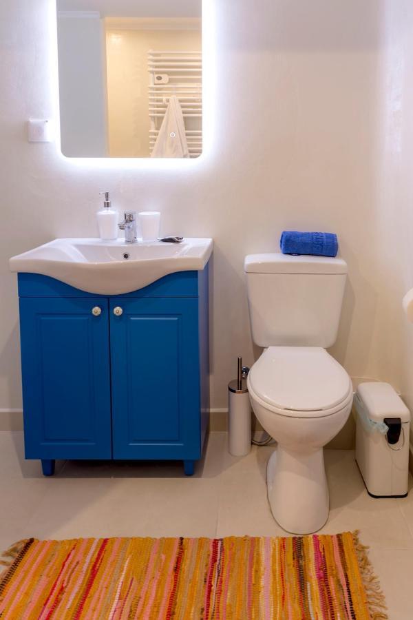 Blue And White Apartment Vipgreece Athena Bagian luar foto
