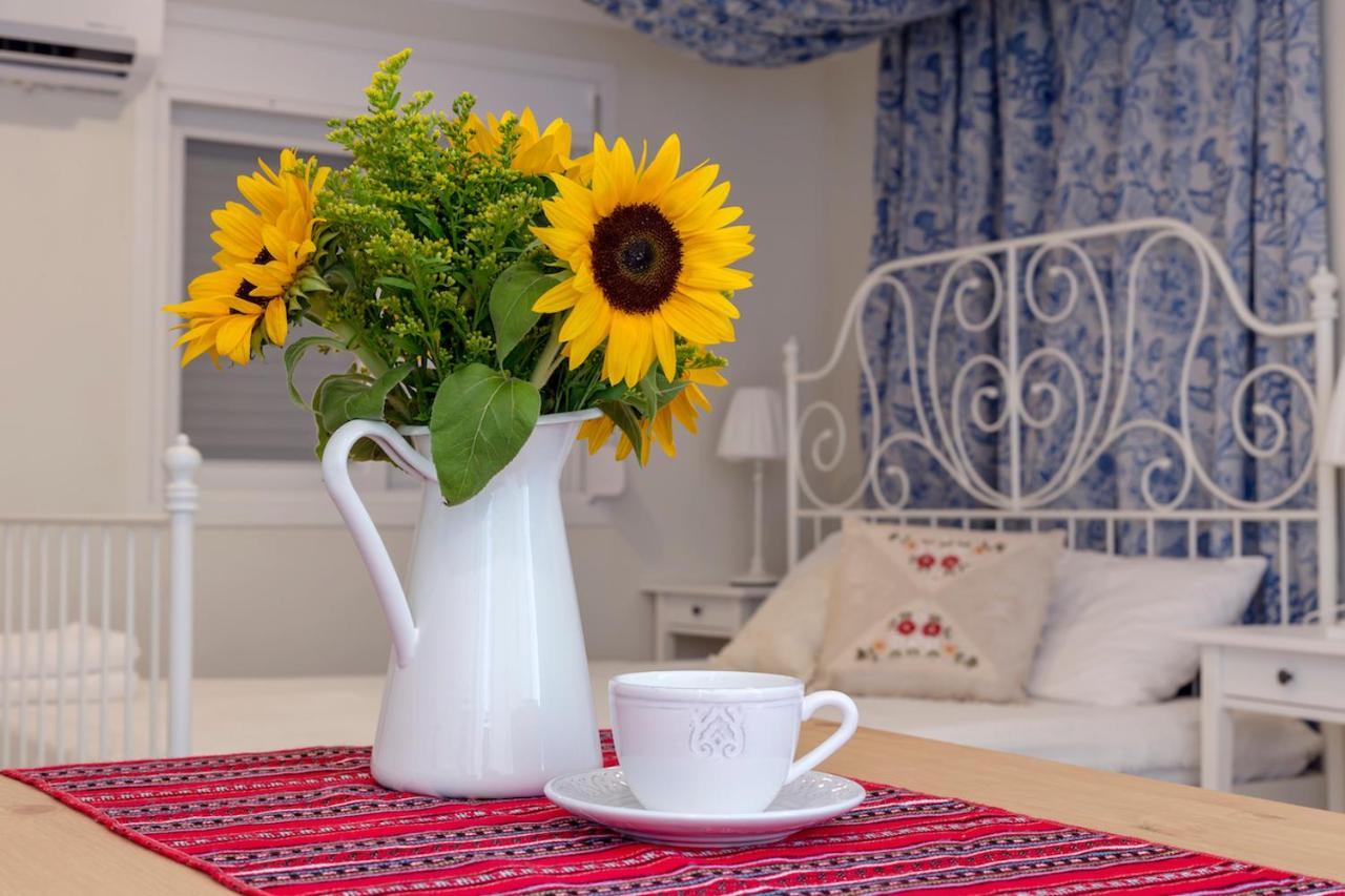 Blue And White Apartment Vipgreece Athena Bagian luar foto
