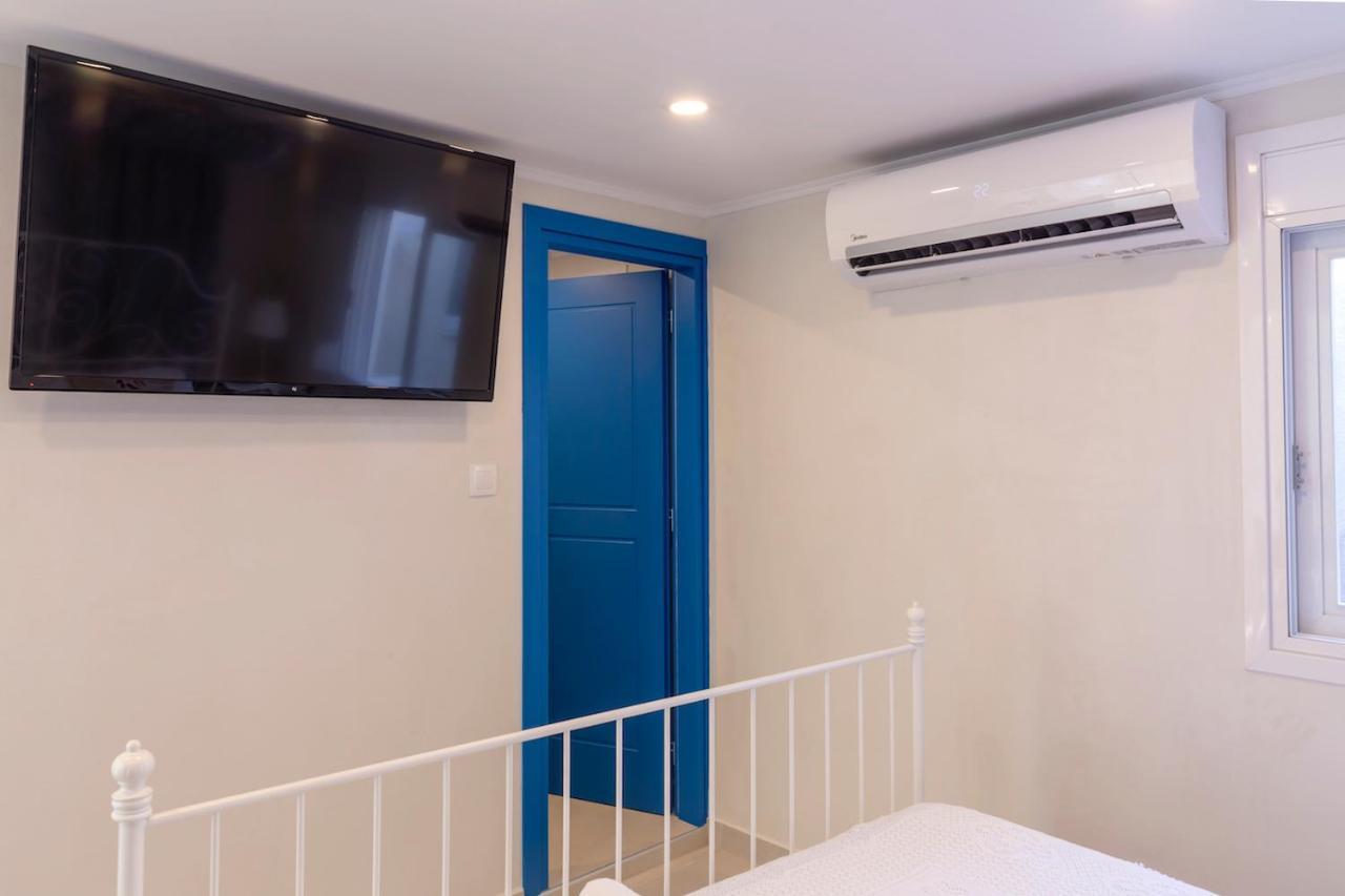 Blue And White Apartment Vipgreece Athena Bagian luar foto