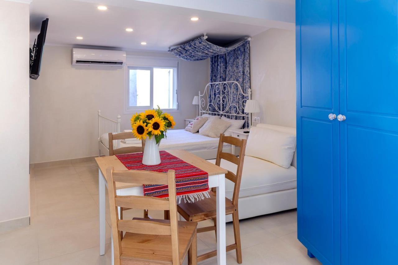 Blue And White Apartment Vipgreece Athena Bagian luar foto